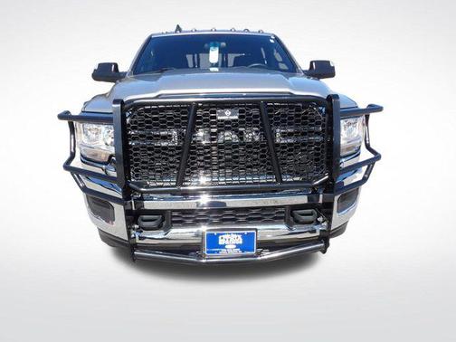 2022 RAM 2500 Tradesman Crew Cab 4x4 6'4' Box