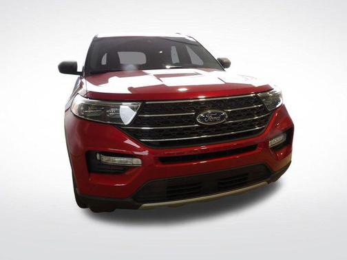 Rapid Red Metallic Tinted Clearcoat 2022 Ford Explorer XLT