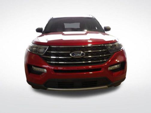 Rapid Red Metallic Tinted Clearcoat 2022 Ford Explorer XLT