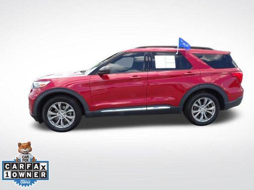 Rapid Red Metallic Tinted Clearcoat 2022 Ford Explorer XLT