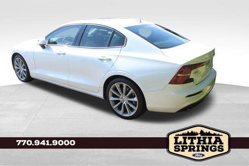 2020 Volvo S60 T5 Momentum