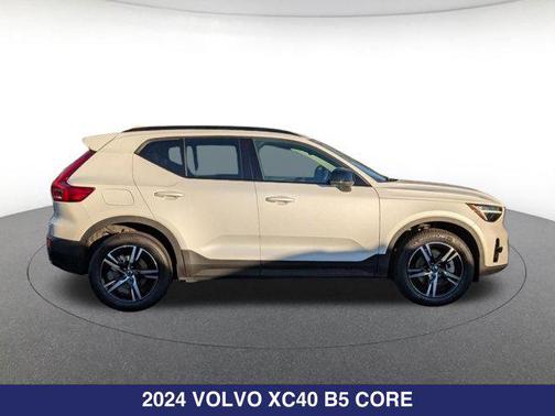 Crystal White Metallic 2024 Volvo XC40 B5 Core Dark Theme