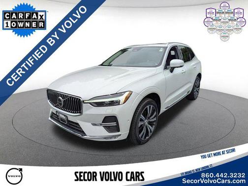 Crystal White Metallic 2023 Volvo XC60 B5 Plus Bright Theme