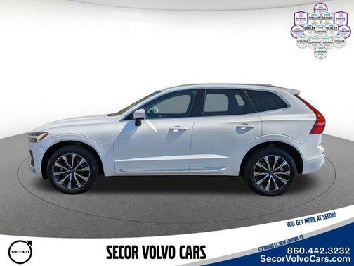 Crystal White Metallic 2023 Volvo XC60 B5 Plus Bright Theme