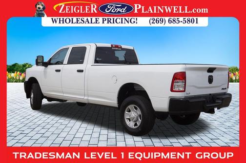 2023 RAM 3500 Tradesman Crew Cab 4x4 8' Box