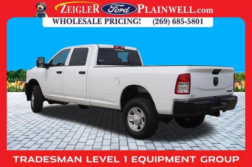 2023 RAM 3500 Tradesman Crew Cab 4x4 8' Box