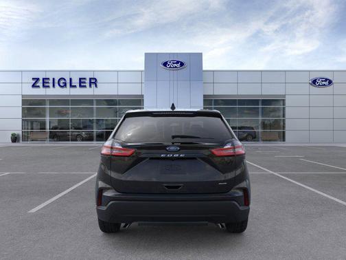 Black Metallic 2024 Ford Edge SE
