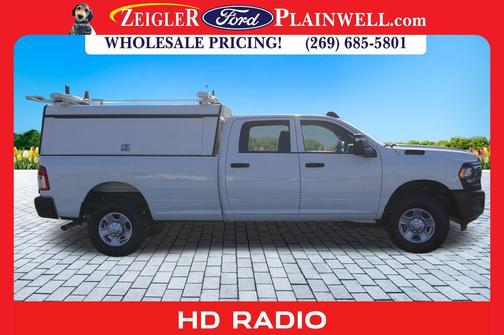 2023 RAM 3500 Tradesman Crew Cab 4x4 8' Box