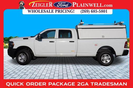 2023 RAM 3500 Tradesman Crew Cab 4x4 8' Box