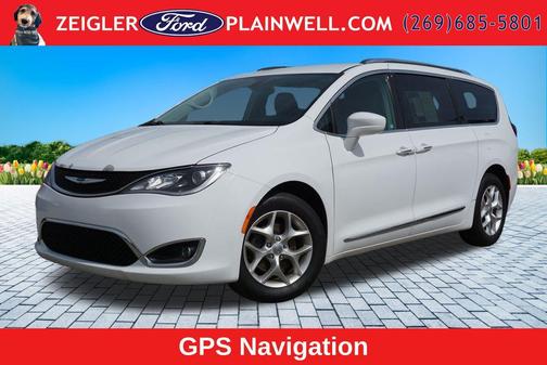 Bright White Clearcoat 2018 Chrysler Pacifica Touring-L Plus