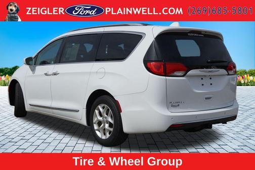 Bright White Clearcoat 2018 Chrysler Pacifica Touring-L Plus