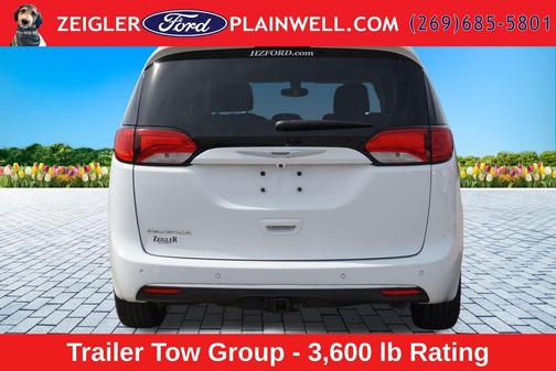 Bright White Clearcoat 2018 Chrysler Pacifica Touring-L Plus