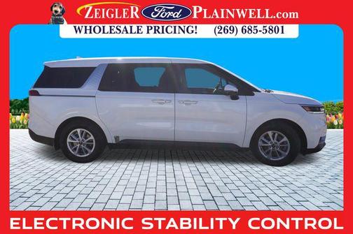 2023 Kia Carnival LX