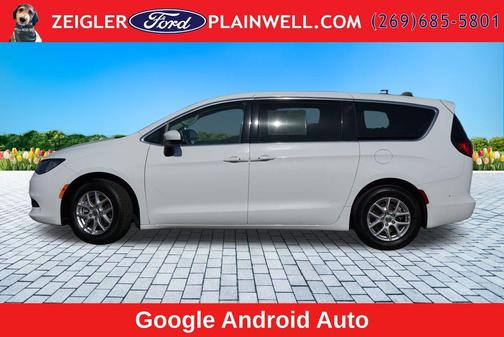 Bright White Clearcoat 2023 Chrysler Voyager LX