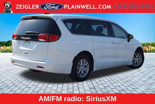 Bright White Clearcoat 2023 Chrysler Voyager LX