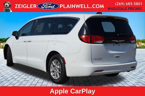 Bright White Clearcoat 2023 Chrysler Voyager LX