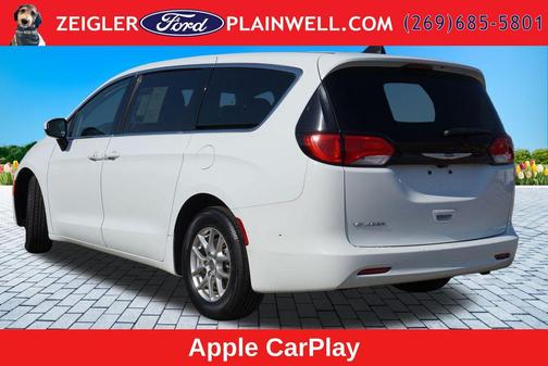 Bright White Clearcoat 2023 Chrysler Voyager LX