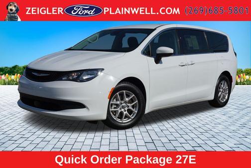 Bright White Clearcoat 2023 Chrysler Voyager LX