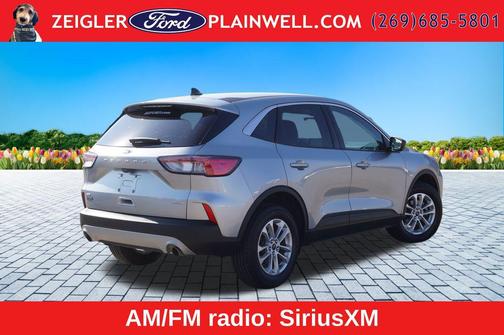 Silver Metallic 2022 Ford Escape SE