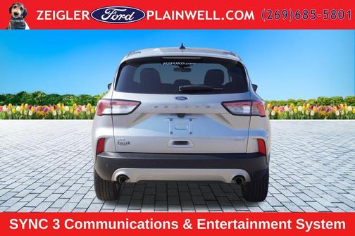 Silver Metallic 2022 Ford Escape SE