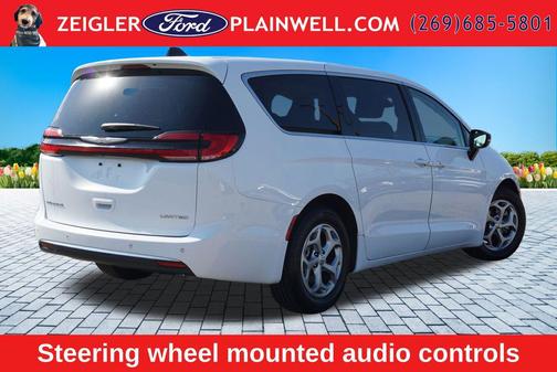 Bright White Clearcoat 2024 Chrysler Pacifica Limited