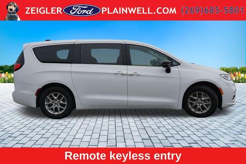 Bright White Clearcoat 2024 Chrysler Pacifica Touring L