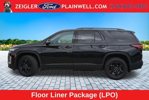 Mosaic Black Metallic 2023 Chevrolet Traverse LT Cloth