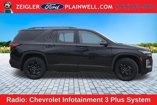 Mosaic Black Metallic 2023 Chevrolet Traverse LT Cloth