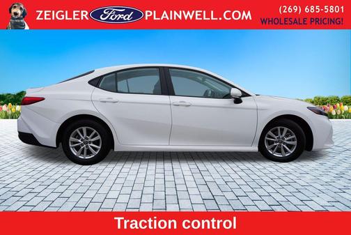 Ice 2025 Toyota Camry LE