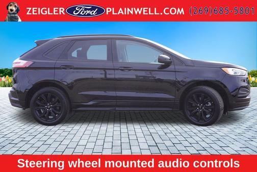 Black Metallic 2023 Ford Edge SE