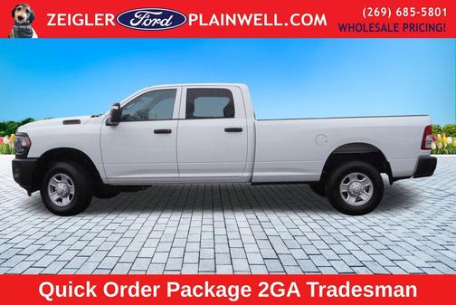 2023 RAM 3500 Tradesman Crew Cab 4x4 8' Box