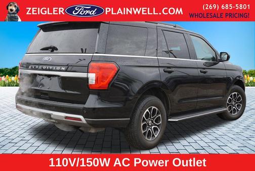 Black Metallic 2022 Ford Expedition XLT
