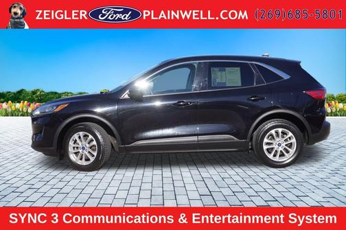 Black Metallic 2022 Ford Escape SE