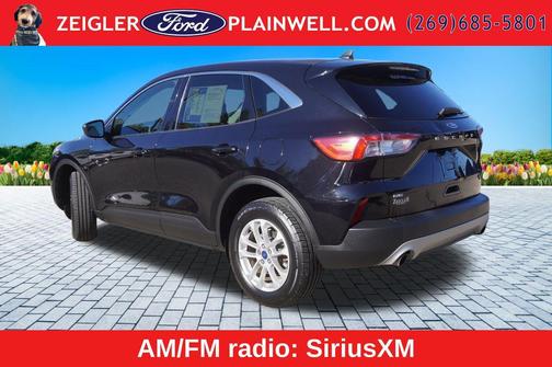 Black Metallic 2022 Ford Escape SE