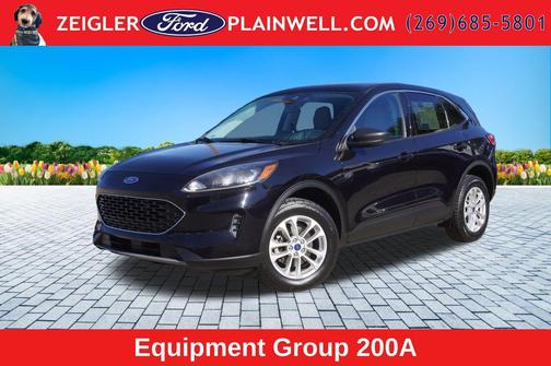 Black Metallic 2022 Ford Escape SE