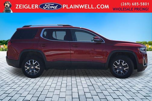 Volcanic Red Tintcoat 2023 GMC Acadia AWD SLT