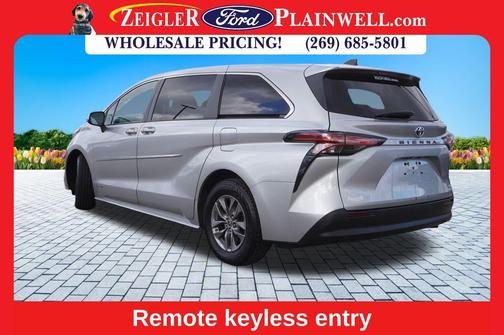 2021 Toyota Sienna LE