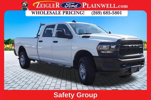 2024 RAM 3500 Tradesman Crew Cab 4x4 8' Box