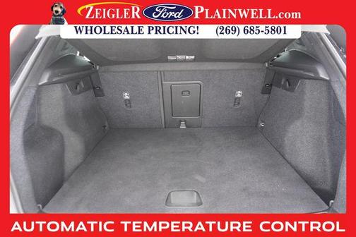 2024 Volvo XC40 B5 Core