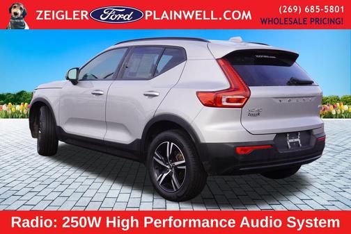 2024 Volvo XC40 B5 Core