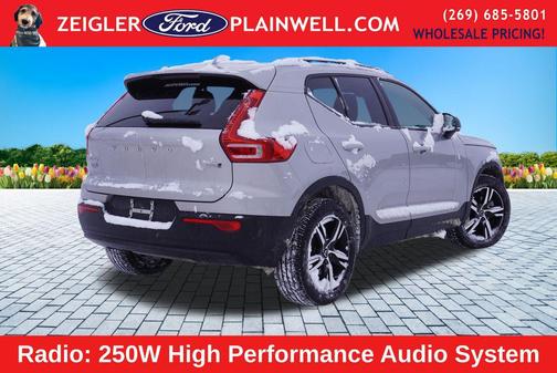 2024 Volvo XC40 B5 Core
