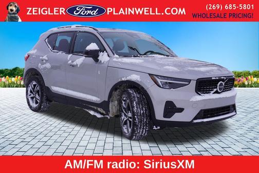 2024 Volvo XC40 B5 Core