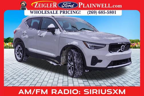 2024 Volvo XC40 B5 Core