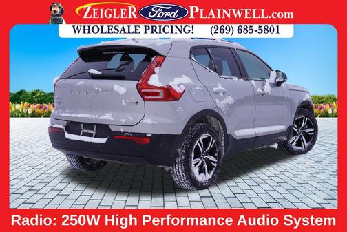 2024 Volvo XC40 B5 Core
