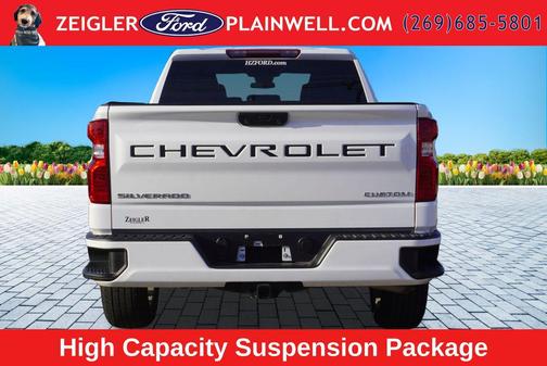 Summit White 2023 Chevrolet Silverado 1500 Custom
