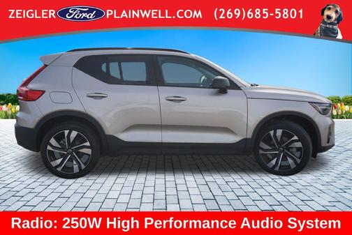 Bright Dusk Metallic 2024 Volvo XC40 B5 Plus Dark Theme