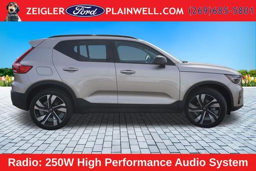 Bright Dusk Metallic 2024 Volvo XC40 B5 Plus Dark Theme