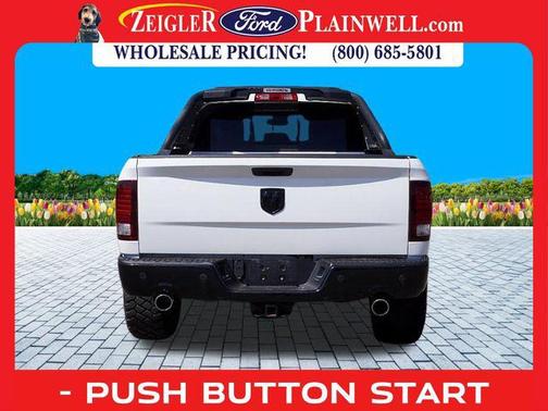 2019 RAM 1500 SLT