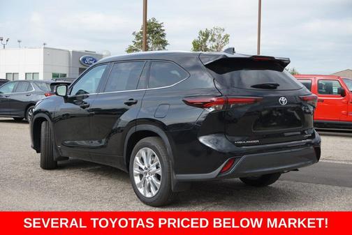 Black 2026 Toyota Highlander Hybrid Limited