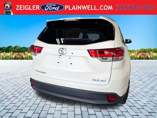 Blizzard Pearl 2019 Toyota Highlander XLE